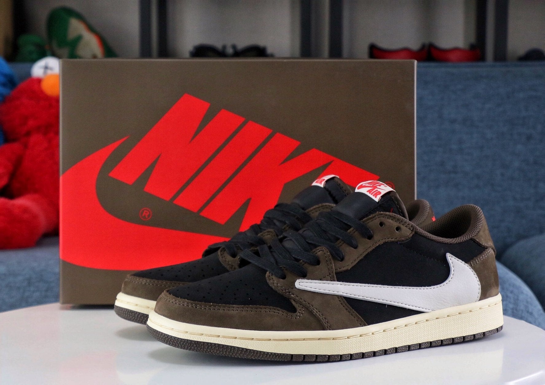 Travis Scott × Air Jordan 1 Low Mocha Travis Scott x Air Jordan 1 Low 'Mocha' - Rainy Clouds OG