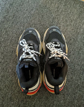 Load image into Gallery viewer, BALENCIAGA | TRIPLE S | Black White Red