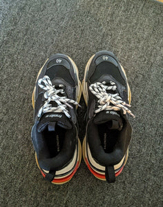 BALENCIAGA | TRIPLE S | Black White Red